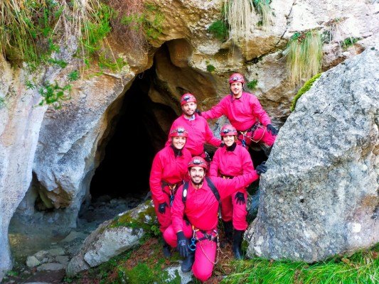 entrada cueva fresca de Cantabria